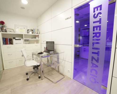 Officio Clinica Odontoiatrica Dott. Reato Dentista Barcellona Spagna